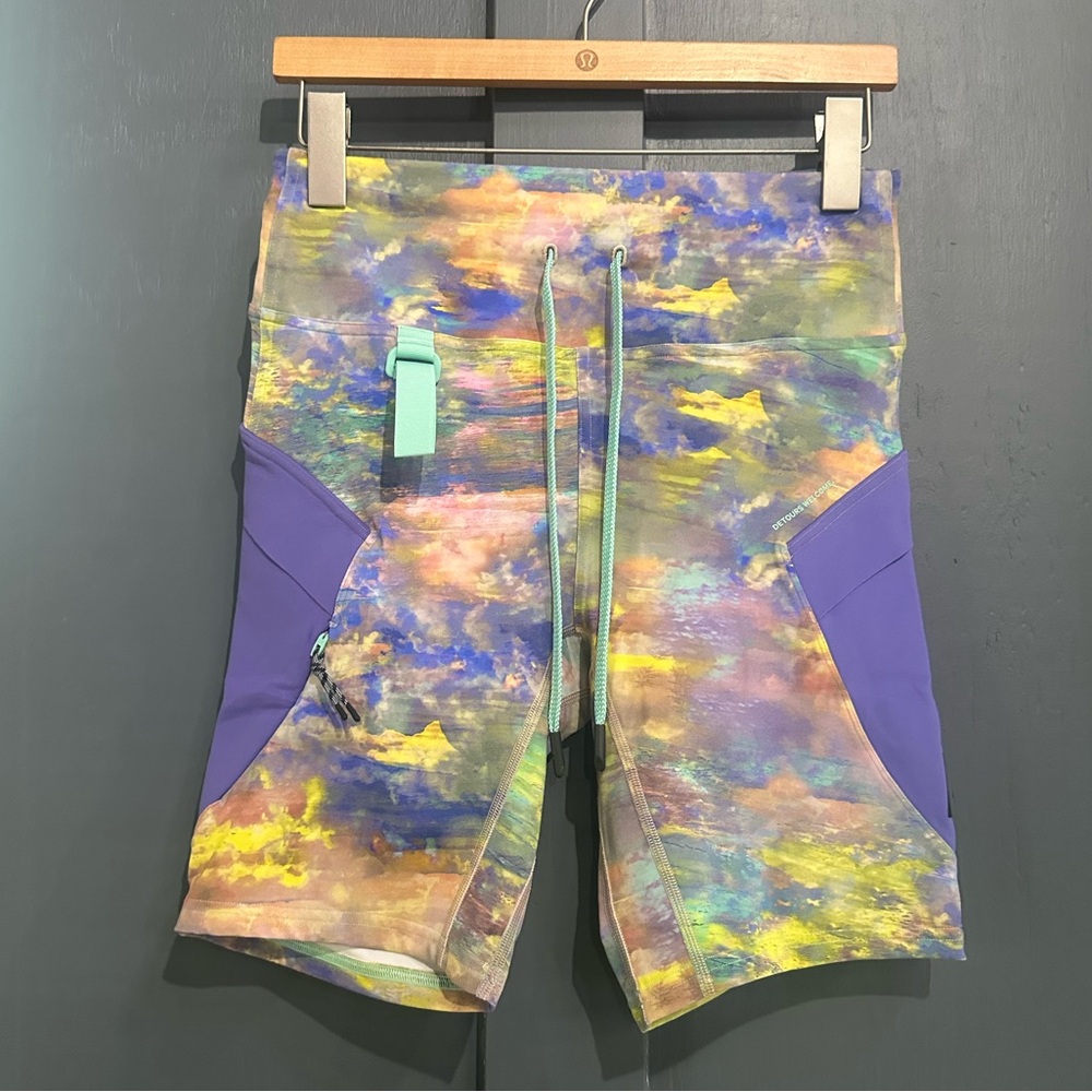 Lululemon Hiking Collection Bike Shorts - 8